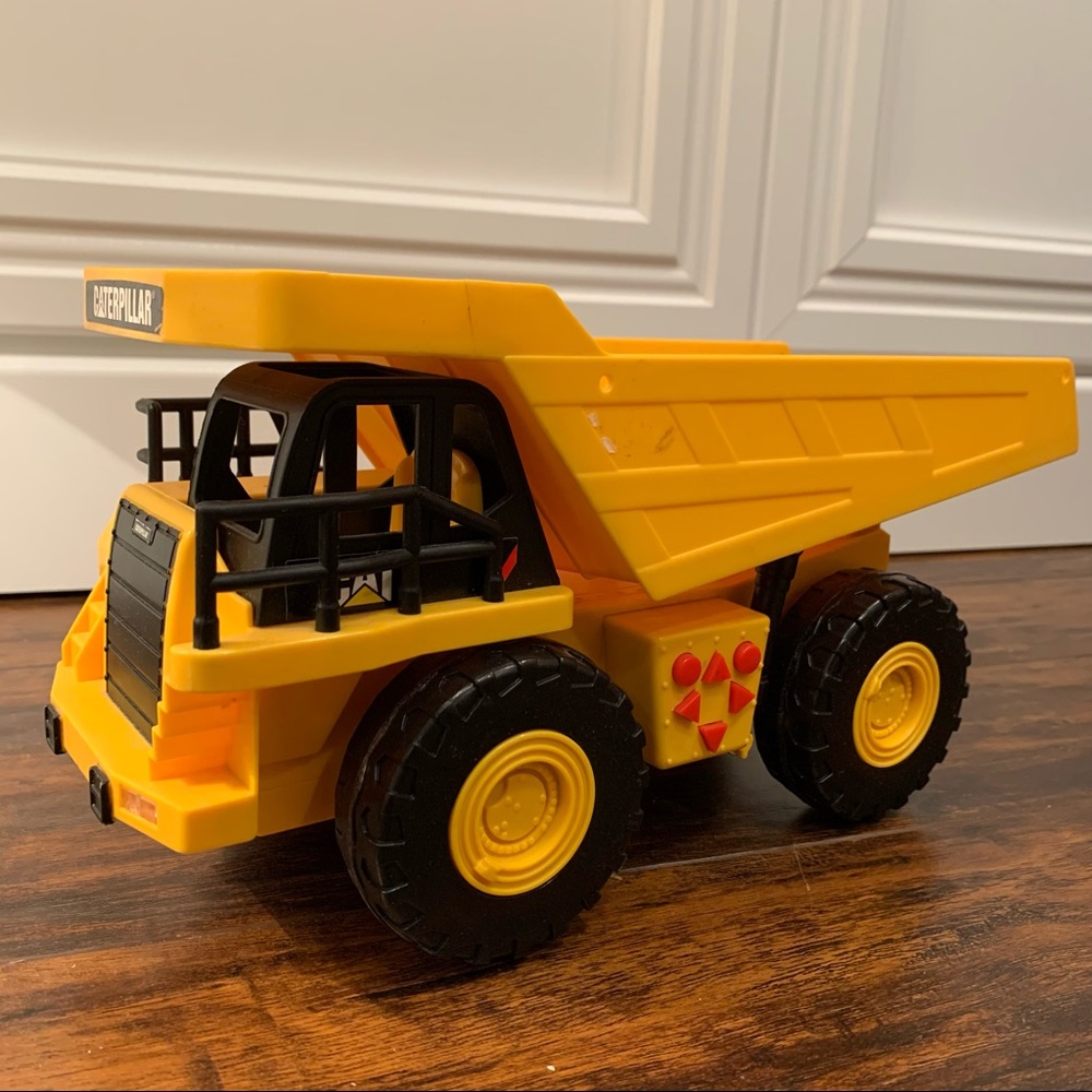SOLD GUC Toy State Cat Construction: Dump Truck